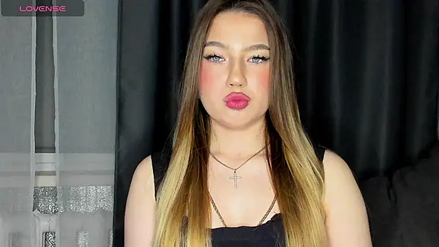 Snapshot of StefaTaylor chatting on 15, 12, 2025 StefaTaylor online show from 15, 12, 2025