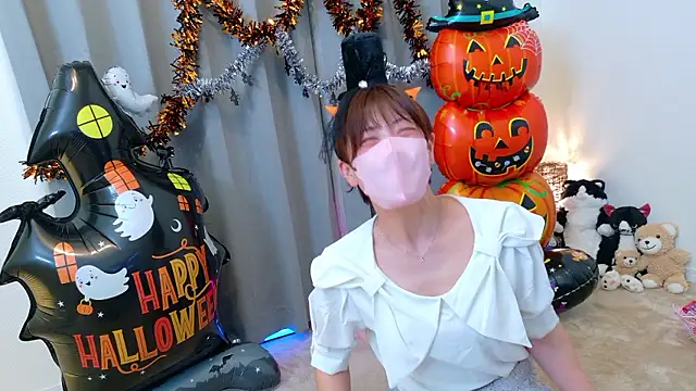 Risa 06 online show from 31, 10, 2025