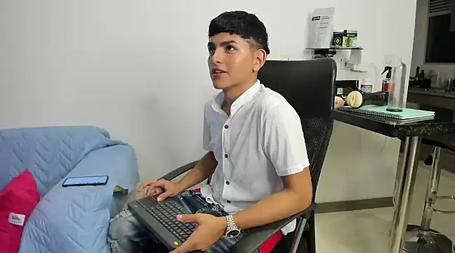 Snapshot of Lyam_ap chatting on 11, 1, 2025 Lyam ap online show from 11, 1, 2025