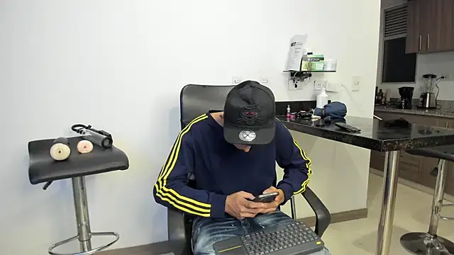 Snapshot of Lyam_ap chatting on 17, 1, 2025 Lyam ap online show from 17, 1, 2025