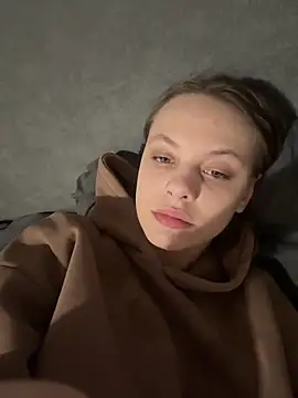 Snapshot of rora_skyline chatting on 8, 3, 2025 rora skyline online show from 8, 3, 2025