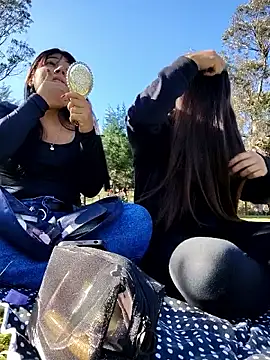 Snapshot of Caro_kitty- chatting on 7, 11, 2025 Caro kitty- online show from 7, 11, 2025