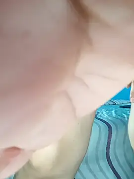 Snapshot of rrosevicky chatting on 17, 10, 2025 rrosevicky online show from 17, 10, 2025