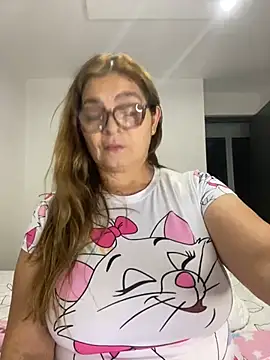 Snapshot of AntonellaAlondra4 chatting on 4, 1, 2025 AntonellaAlondra4 online show from 4, 1, 2025