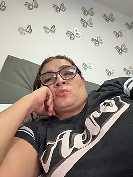 AntonellaAlondra4 online show from 22, 2, 2026