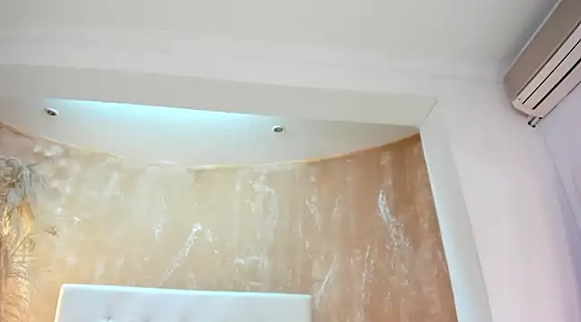 APRILL FOXX online show from 5, 3, 2025