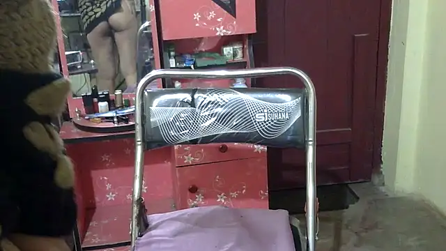 Snapshot of Pramila_Manish chatting on 16, 12, 2025 Pramila Manish online show from 16, 12, 2025