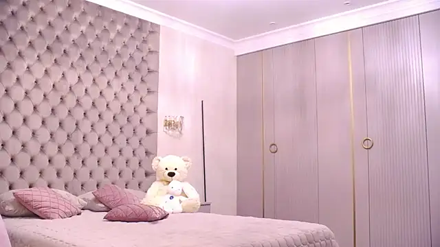 TianaPosh online show from 17, 10, 2025