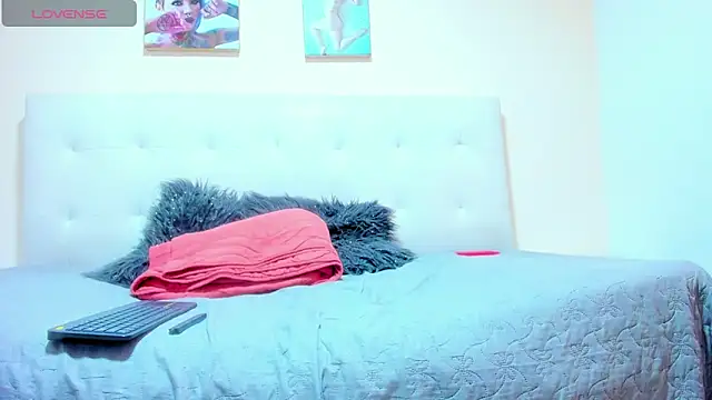 IssabellaJones online show from 22, 3, 2026