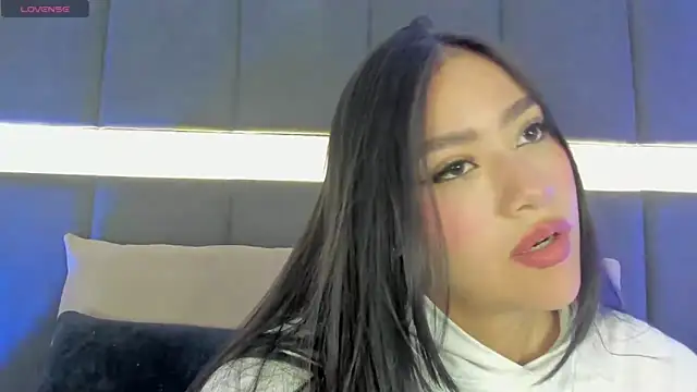 nicolle pierce online show from 21, 2, 2025