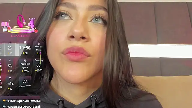 nicolle pierce online show from 27, 2, 2025