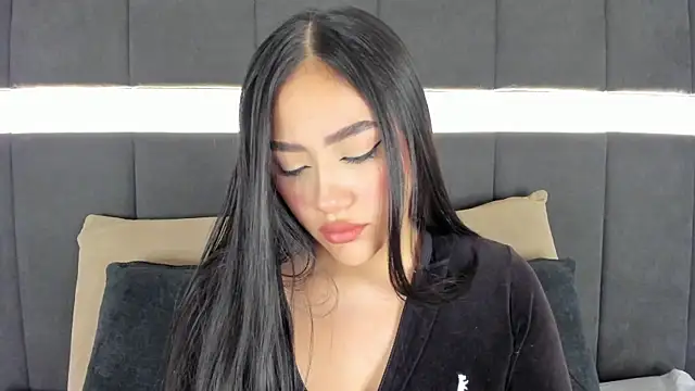 nicolle pierce online show from 1, 10, 2025