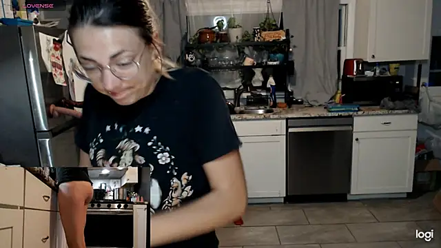 KSwonderland6 online show from 16, 10, 2025