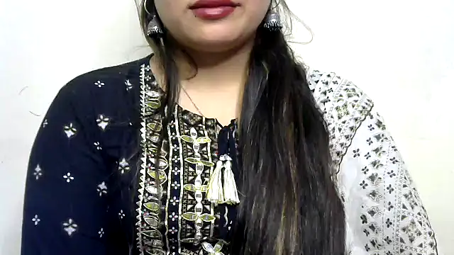 Snapshot of Come-on-over chatting on 3, 2, 2025 Come-on-over online show from 3, 2, 2025