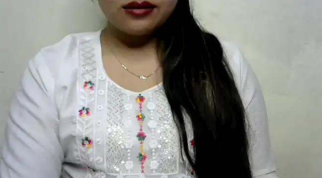 Snapshot of Come-on-over chatting on 4, 2, 2025 Come-on-over online show from 4, 2, 2025