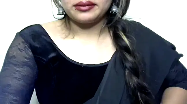 Snapshot of Come-on-over chatting on 8, 2, 2025 Come-on-over online show from 8, 2, 2025