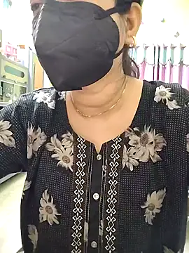 Snapshot of Royalgirl667 chatting on 5, 12, 2024 Royalgirl667 online show from 5, 12, 2024