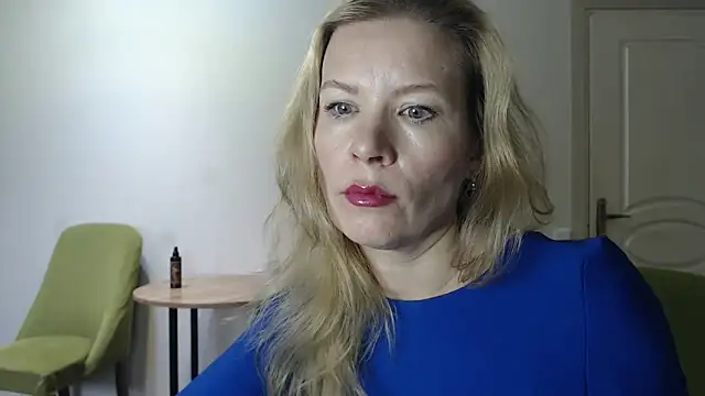 Juli julyyy online show from 24, 12, 2024