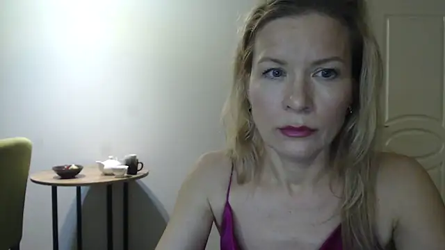 Juli julyyy online show from 11, 1, 2025