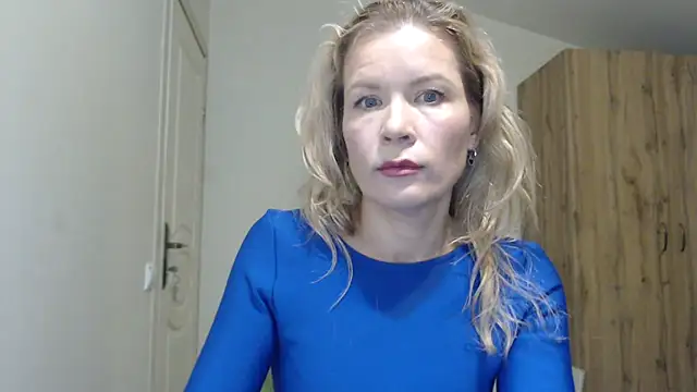 Juli julyyy online show from 11, 1, 2025