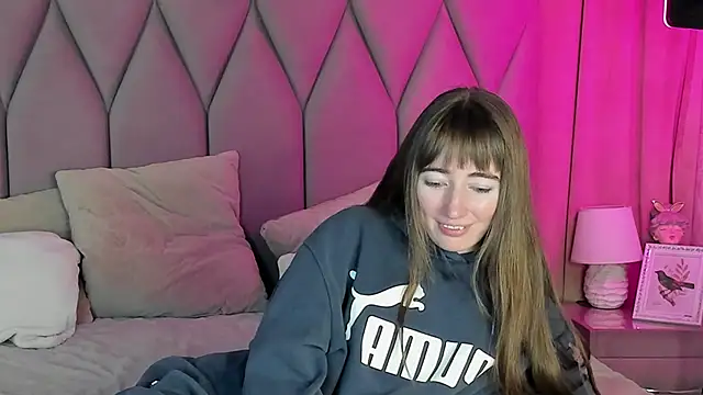 Snapshot of MillicentFarrell chatting on 4, 2, 2025 MillicentFarrell online show from 4, 2, 2025