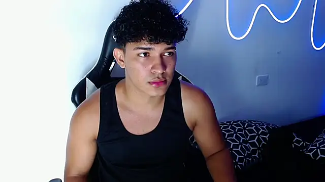 Snapshot of jamescurli_ chatting on 19, 10, 2025 jamescurli online show from 19, 10, 2025