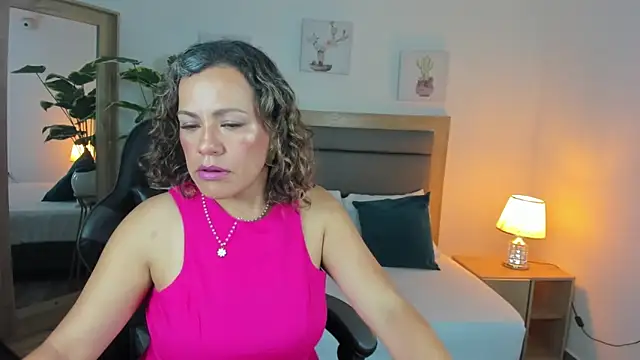 gipsela gomez online show from 4, 3, 2025