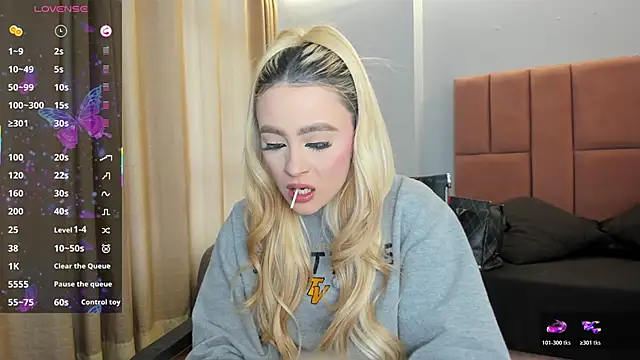 miacarperr1 online show from 10, 4, 2026