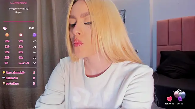 Snapshot of miacarperr1 chatting on 21, 4, 2026 miacarperr1 online show from 21, 4, 2026