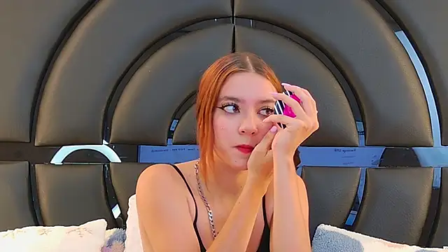 LiliFox18 online show from 9, 3, 2025