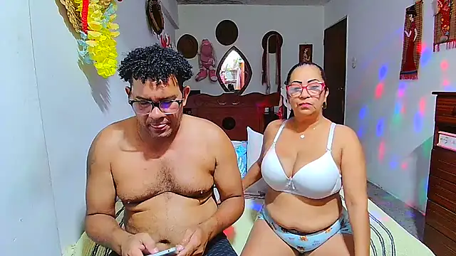 Snapshot of rosi_pamela chatting on 18, 4, 2026 rosi pamela online show from 18, 4, 2026