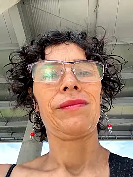 Snapshot of MireyaTorresGu chatting on 20, 10, 2025 MireyaTorresGu online show from 20, 10, 2025