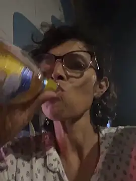 Snapshot of MireyaTorresGu chatting on 17, 12, 2025 MireyaTorresGu online show from 17, 12, 2025