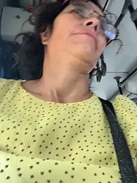 Snapshot of MireyaTorresGu chatting on 5, 1, 2026 MireyaTorresGu online show from 5, 1, 2026