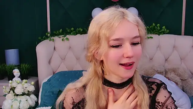 NaomiLoys online show from 16, 2, 2025