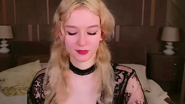 NaomiLoys online show from 24, 2, 2025