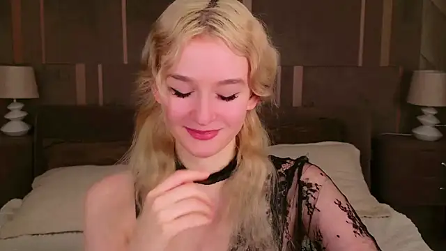 NaomiLoys online show from 25, 2, 2025