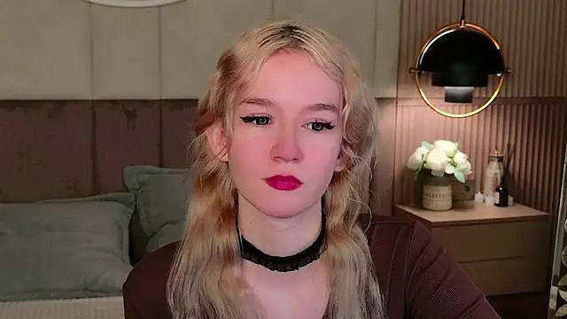 NaomiLoys online show from 25, 2, 2025