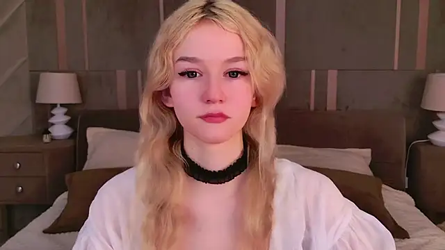 NaomiLoys online show from 8, 3, 2025