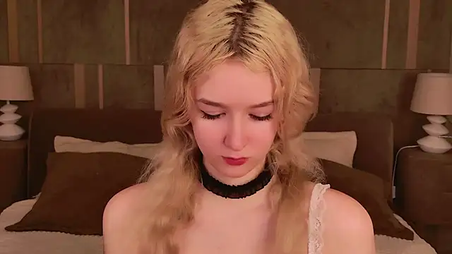 NaomiLoys online show from 9, 3, 2025