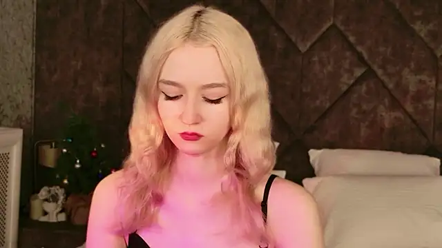 NaomiLoys online show from 10, 1, 2026