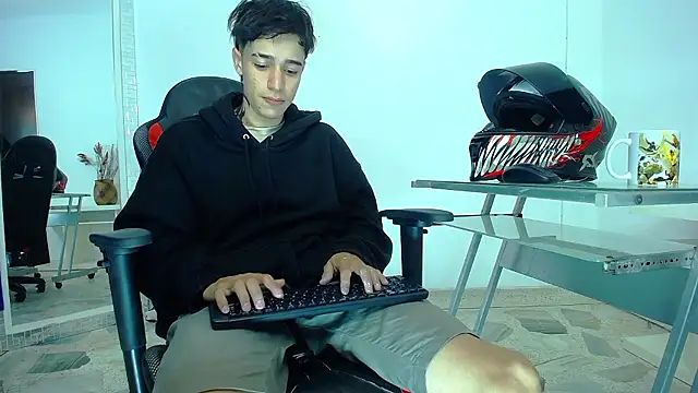 Snapshot of Zacktk7 chatting on 4, 12, 2024 Zacktk7 online show from 4, 12, 2024