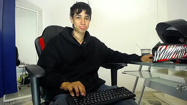 Snapshot of Zacktk7 chatting on 19, 12, 2024 Zacktk7 online show from 19, 12, 2024