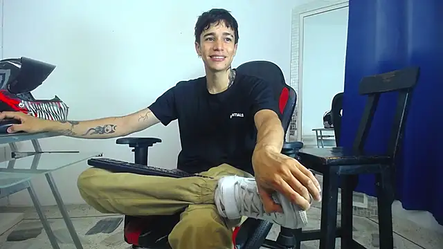 Snapshot of Zacktk7 chatting on 7, 1, 2025 Zacktk7 online show from 7, 1, 2025