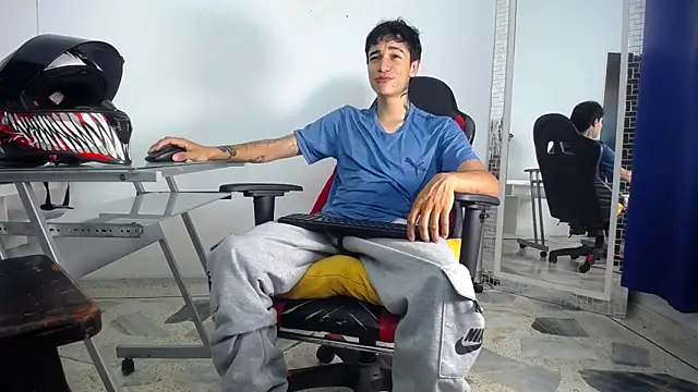 Snapshot of Zacktk7 chatting on 15, 1, 2025 Zacktk7 online show from 15, 1, 2025