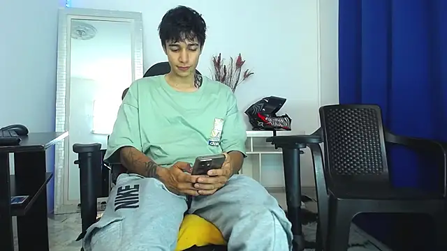 Snapshot of Zacktk7 chatting on 3, 2, 2025 Zacktk7 online show from 3, 2, 2025