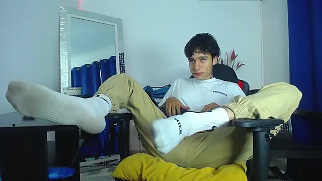 Snapshot of Zacktk7 chatting on 5, 2, 2025 Zacktk7 online show from 5, 2, 2025