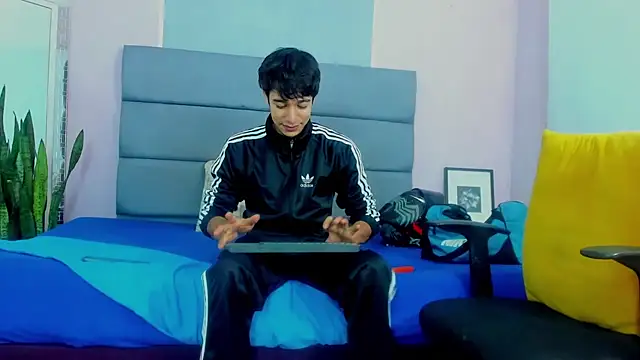 Snapshot of Zacktk7 chatting on 8, 2, 2025 Zacktk7 online show from 8, 2, 2025