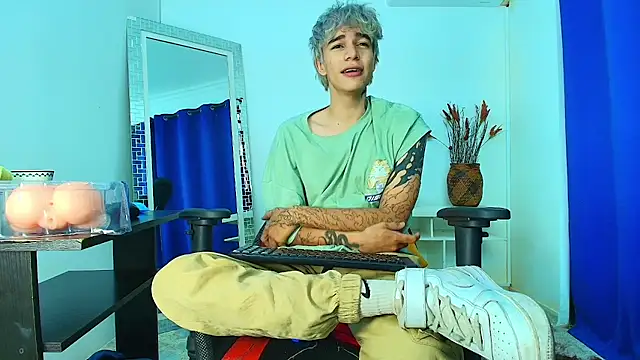 Snapshot of Zacktk7 chatting on 28, 2, 2025 Zacktk7 online show from 28, 2, 2025