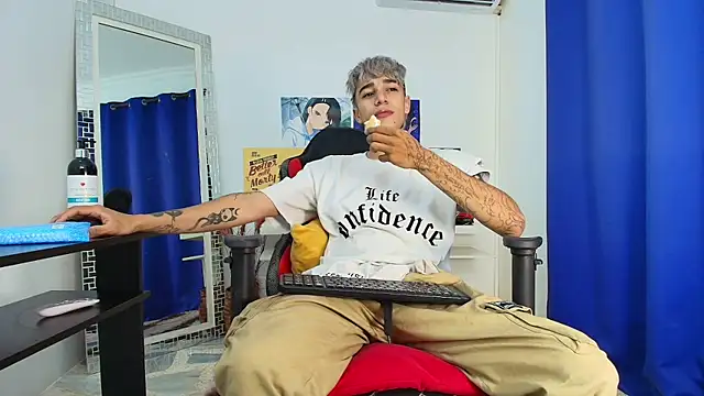 Snapshot of Zacktk7 chatting on 10, 3, 2025 Zacktk7 online show from 10, 3, 2025